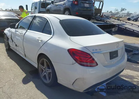 2018 Mercedes-Benz C 300 из США, поврежденный, VIN 55SWF4JB8JU257358